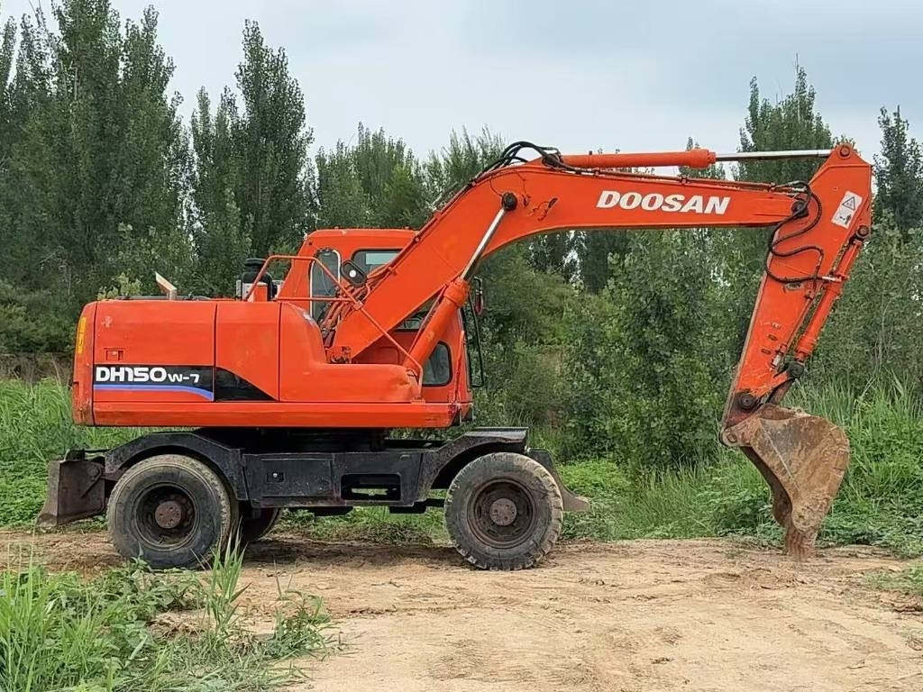 Doosan DH 150 W-7  - Wheel excavator: picture 2 Doosan DH 150 W-7  - Wheel excavator: picture 2