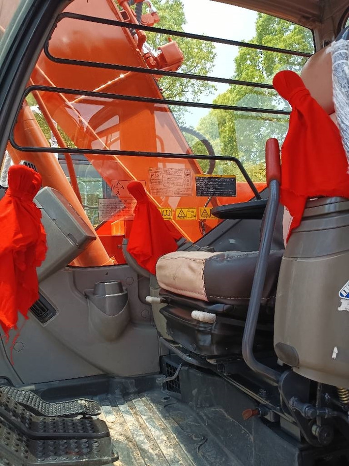 Hitachi ZX 135 U-5 - Crawler excavator: picture 4 Hitachi ZX 135 U-5 - Crawler excavator: picture 4