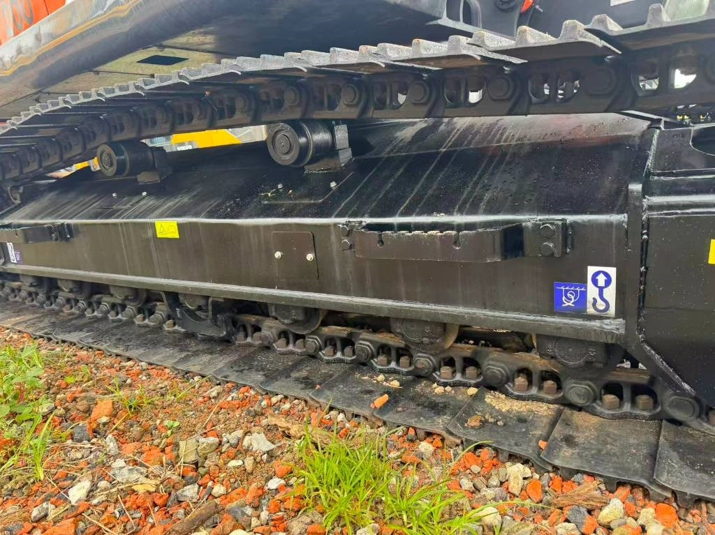 Hitachi ZX 200  - Crawler excavator: picture 5 Hitachi ZX 200  - Crawler excavator: picture 5