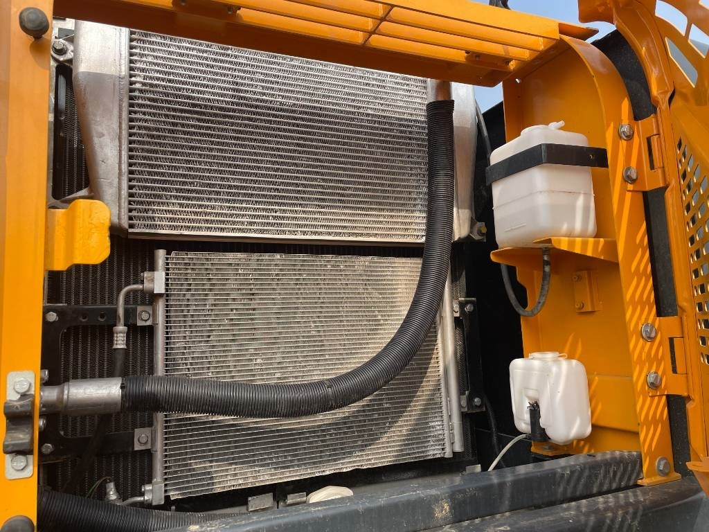 Hyundai 225LC-9S - Crawler excavator: picture 2 Hyundai 225LC-9S - Crawler excavator: picture 2