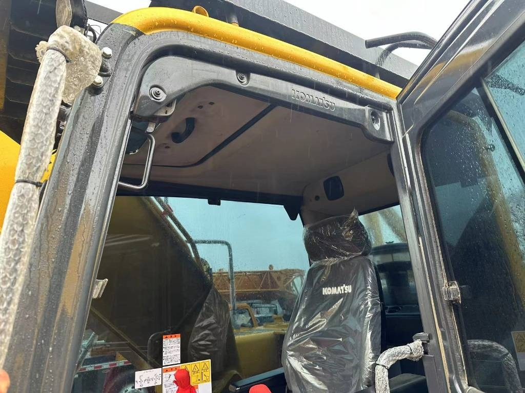 Komatsu PC 200 - Crawler excavator: picture 3 Komatsu PC 200 - Crawler excavator: picture 3