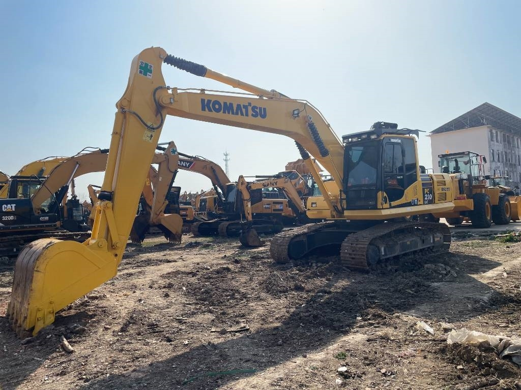 Komatsu PC 210 LC - Crawler excavator: picture 2 Komatsu PC 210 LC - Crawler excavator: picture 2