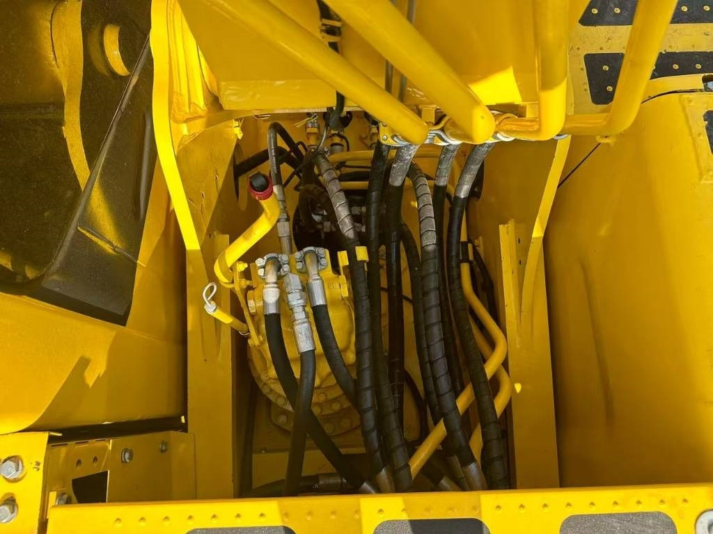 Komatsu PC 240 - Crawler excavator: picture 3 Komatsu PC 240 - Crawler excavator: picture 3