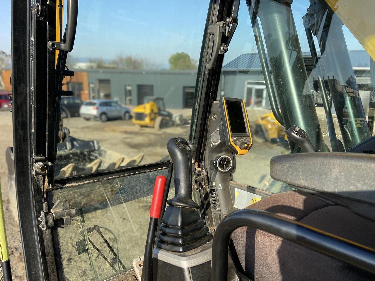 Crawler excavator JCB JS220, LC, Bager: picture 6