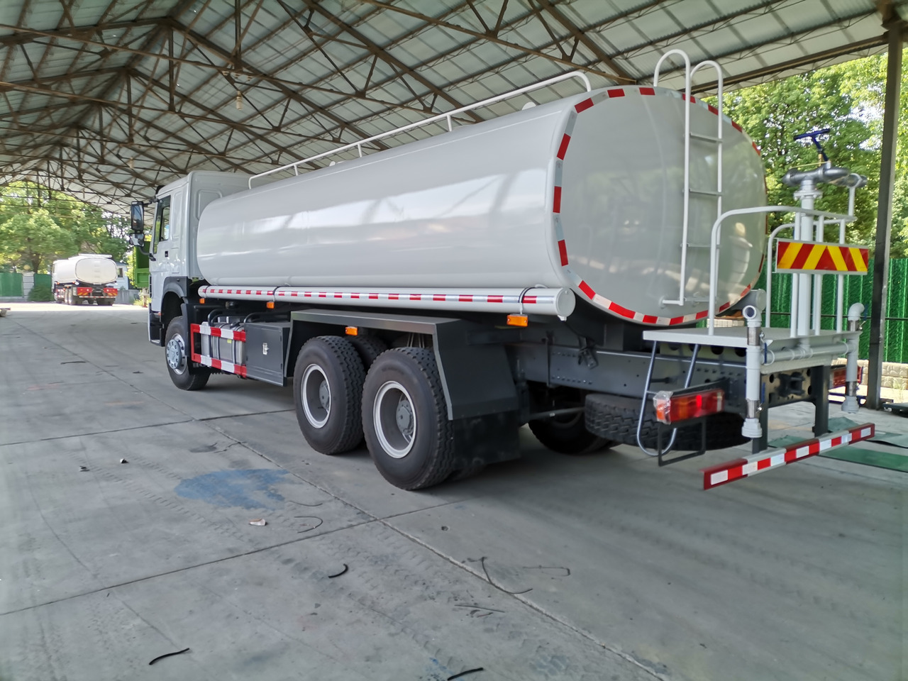 JSIE JSIE5250GSS - Tank truck: picture 5 JSIE JSIE5250GSS - Tank truck: picture 5
