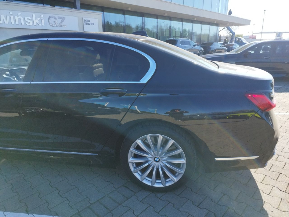 BMW 750I XDRIVE SEDAN - Sedan: picture 5 BMW 750I XDRIVE SEDAN - Sedan: picture 5