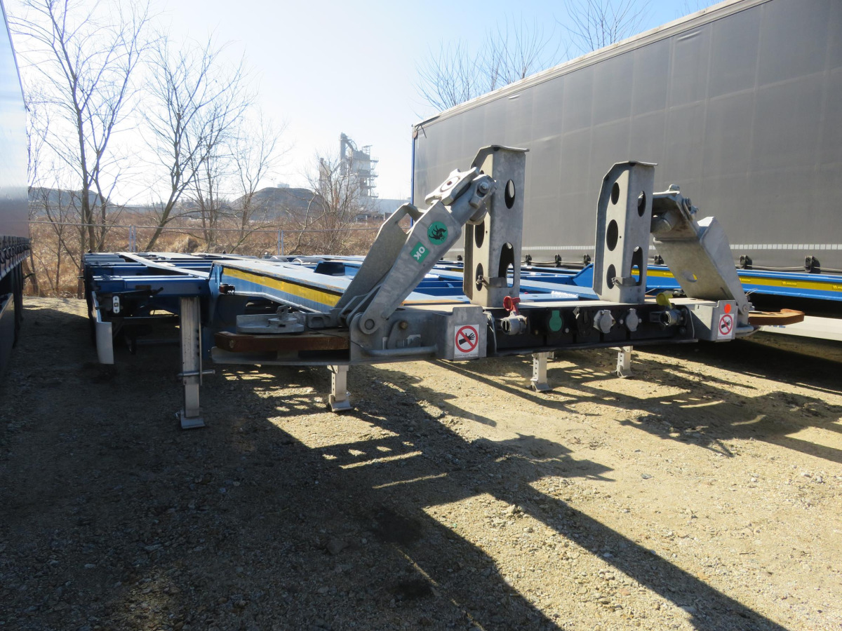 Container transporter/ Swap body semi-trailer WIELTON  NS3P KONTENEROWA: picture 1