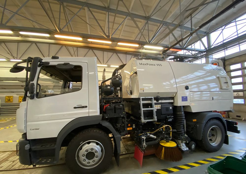 Mercedes-Benz Atego 1318 LKO Zamiatarka - Garbage truck: picture 3 Mercedes-Benz Atego 1318 LKO Zamiatarka - Garbage truck: picture 3