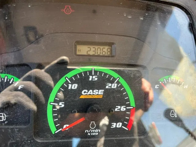 Backhoe loader Case 851EX-SS , 4x4 , Backhoe Loader , 4 in 1 Bucket: picture 13 Backhoe loader Case 851EX-SS , 4x4 , Backhoe Loader , 4 in 1 Bucket: picture 13