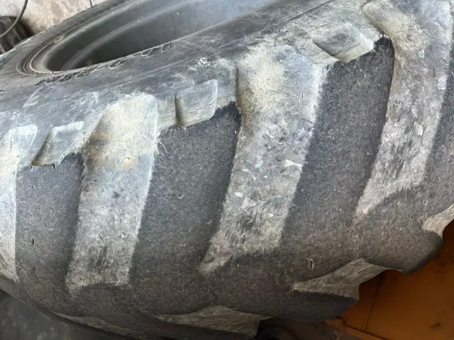 Backhoe loader Case 851EX-SS , 4x4 , Backhoe Loader , 4 in 1 Bucket: picture 14 Backhoe loader Case 851EX-SS , 4x4 , Backhoe Loader , 4 in 1 Bucket: picture 14