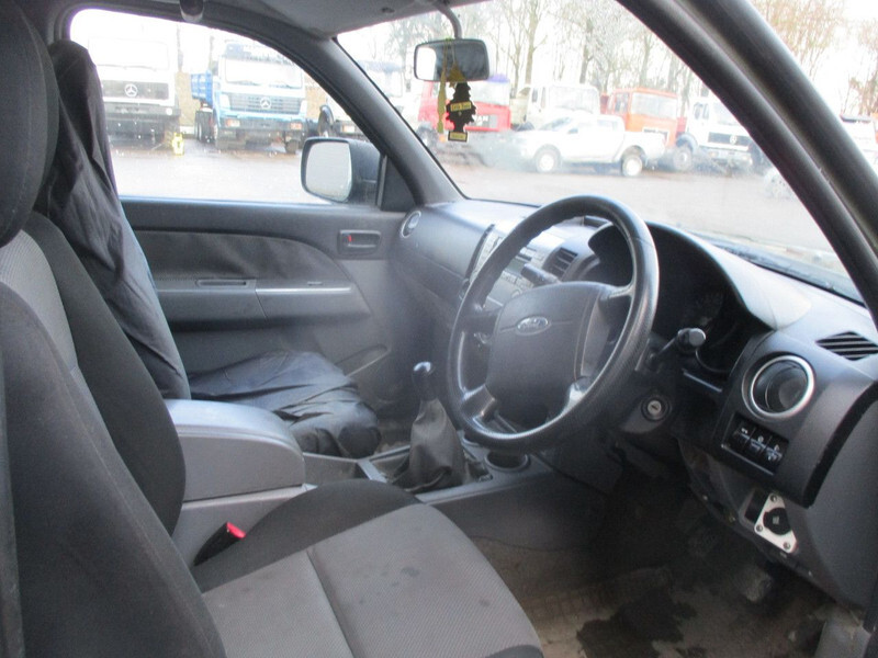Pickup truck Ford Ranger 3.0 TDCi , 4x4 pickup , Right Hand Drive , Manual , Airco, NO REGISTRATION: picture 13 Pickup truck Ford Ranger 3.0 TDCi , 4x4 pickup , Right Hand Drive , Manual , Airco, NO REGISTRATION: picture 13