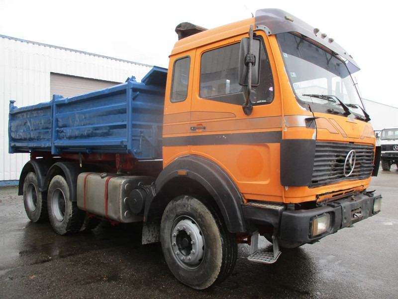 Mercedes-Benz 2635 , V8 Bi-Turbo , 6x4, ZF Manual , 3 way tipper , Spring suspension - Tipper: picture 4 Mercedes-Benz 2635 , V8 Bi-Turbo , 6x4, ZF Manual , 3 way tipper , Spring suspension - Tipper: picture 4