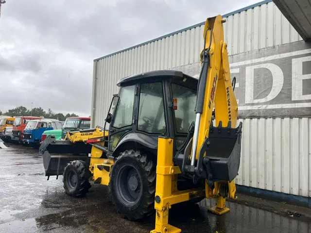 New Holland B 80 B-SS , 4x4 , Backhoe loader , 4in1 Bucket - Backhoe loader: picture 5 New Holland B 80 B-SS , 4x4 , Backhoe loader , 4in1 Bucket - Backhoe loader: picture 5