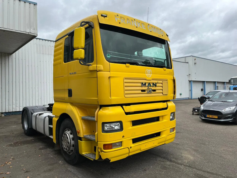 MAN TGA 18-390 , Manual Gearbox , Airco , PTO , Tipper hydraulics - Tractor unit: picture 4 MAN TGA 18-390 , Manual Gearbox , Airco , PTO , Tipper hydraulics - Tractor unit: picture 4