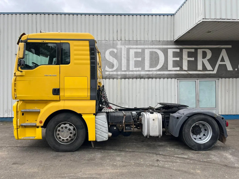 MAN TGA 18-390 , Manual Gearbox , Airco , PTO , Tipper hydraulics - Tractor unit: picture 2 MAN TGA 18-390 , Manual Gearbox , Airco , PTO , Tipper hydraulics - Tractor unit: picture 2