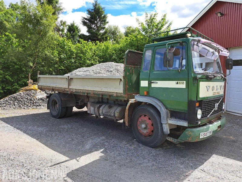 1981 Volvo F 616 veteranlastebil med Bakovertipp alukarmer og luftstyrt spredelem - Tipper: picture 4 1981 Volvo F 616 veteranlastebil med Bakovertipp alukarmer og luftstyrt spredelem - Tipper: picture 4
