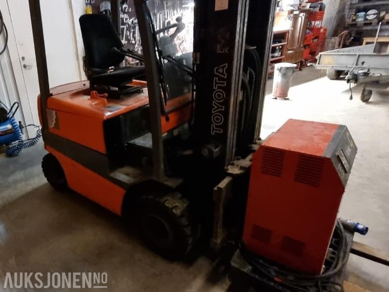 1997 Toyota Truck FBMF16 - Telescopic handler: picture 2 1997 Toyota Truck FBMF16 - Telescopic handler: picture 2