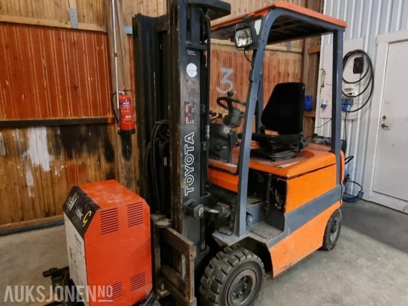 1997 Toyota Truck FBMF16 - Telescopic handler: picture 1 1997 Toyota Truck FBMF16 - Telescopic handler: picture 1