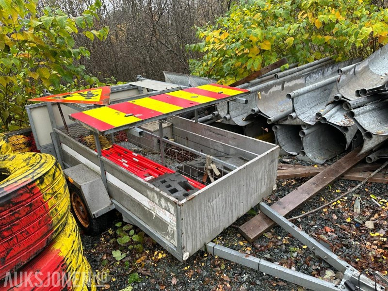 2000 Skilthenger - Construction equipment: picture 1 2000 Skilthenger - Construction equipment: picture 1