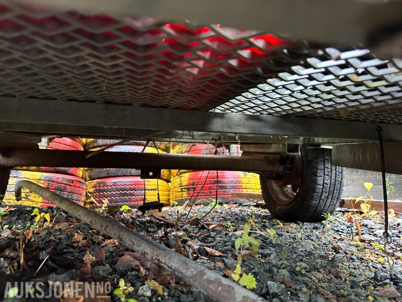 2000 Skilthenger - Construction equipment: picture 3 2000 Skilthenger - Construction equipment: picture 3