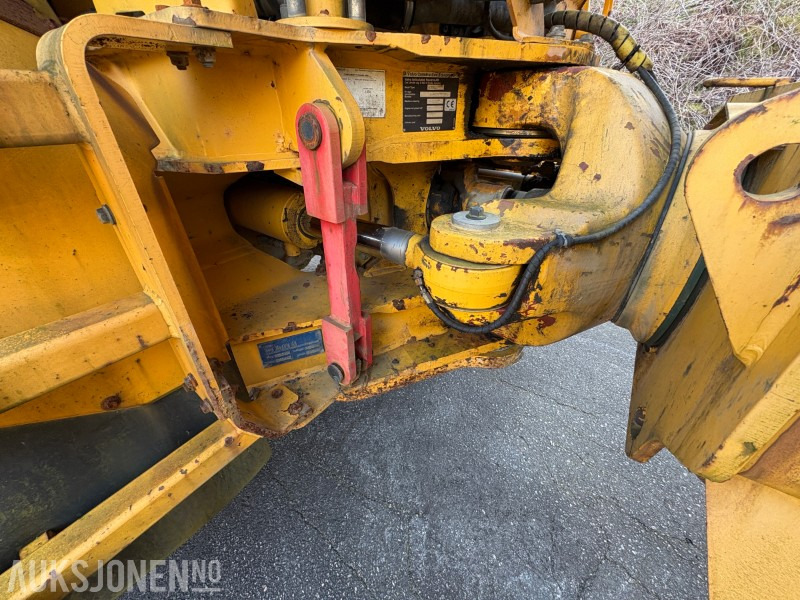 Dumper 2006 mod Volvo A35D - sorte skilter - 18 182 timer - 89 085 km: picture 11