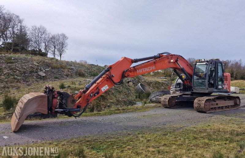 2009 Hitachi ZX225USLC-3 Beltegraver m/GPS/Rototilt med klype/3 skuffer, 12800 timer - Excavator: picture 2 2009 Hitachi ZX225USLC-3 Beltegraver m/GPS/Rototilt med klype/3 skuffer, 12800 timer - Excavator: picture 2