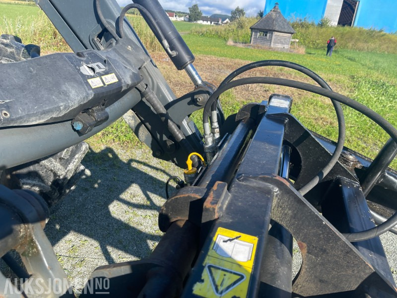 2009 New Holland T6070 - med frontlaster - Farm tractor: picture 5 2009 New Holland T6070 - med frontlaster - Farm tractor: picture 5