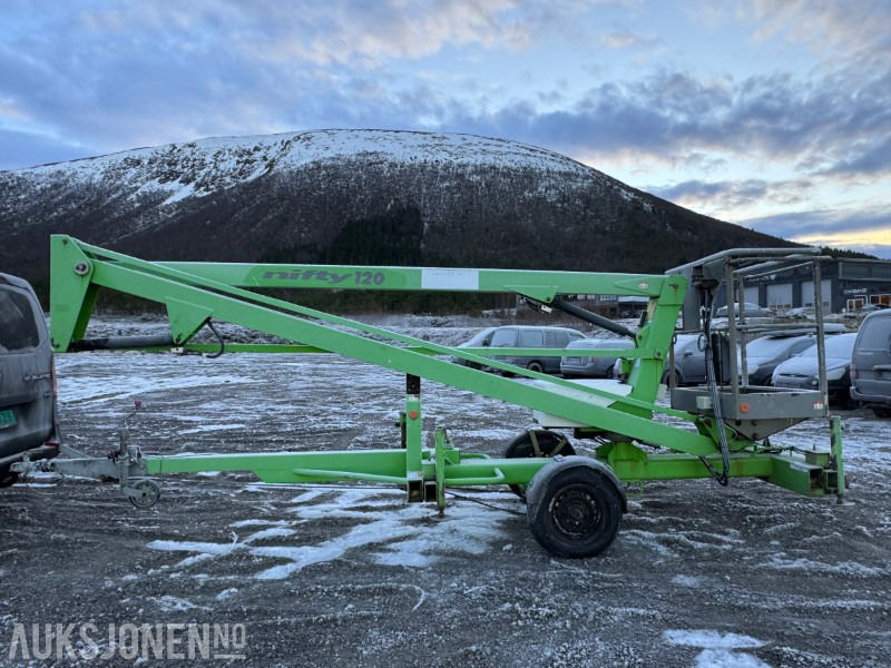 2011 Niftylift 120 ME - Tilhengermontert Elektrisk Bomlift - 12 meters arbeidshøyde - Sertifiseret til oktober 2026 - Aerial platform: picture 4 2011 Niftylift 120 ME - Tilhengermontert Elektrisk Bomlift - 12 meters arbeidshøyde - Sertifiseret til oktober 2026 - Aerial platform: picture 4