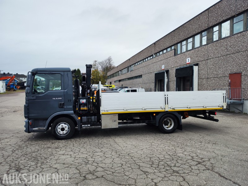 2012 MAN TGL 8.220 Planbil med Hiab XS 055 B-2 HIDUO kran - Crane truck: picture 1 2012 MAN TGL 8.220 Planbil med Hiab XS 055 B-2 HIDUO kran - Crane truck: picture 1