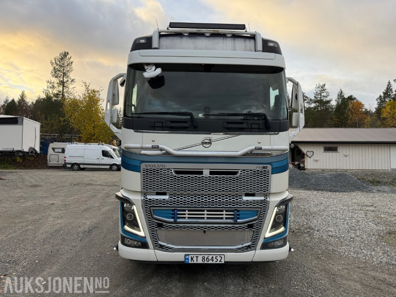 2013 Volvo FH16 750 8X4 - 430 000km - Krokbil - Kran hydraulikk - Brøyteplate - Hook lift truck: picture 2 2013 Volvo FH16 750 8X4 - 430 000km - Krokbil - Kran hydraulikk - Brøyteplate - Hook lift truck: picture 2