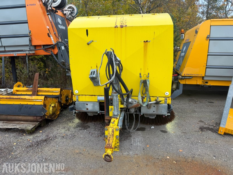 2014 Brodd Gothia Slepesoper til Traktor/Sopemaskin - Construction equipment: picture 2 2014 Brodd Gothia Slepesoper til Traktor/Sopemaskin - Construction equipment: picture 2