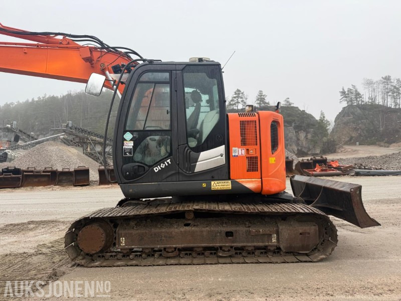 Excavator 2014 Hitachi Zaxis 135us BELTEGRAVER ENGCON TILTROTATOR SERVICEHISTORIKK SENTRALSMØRING 2 SKUFFER: picture 7