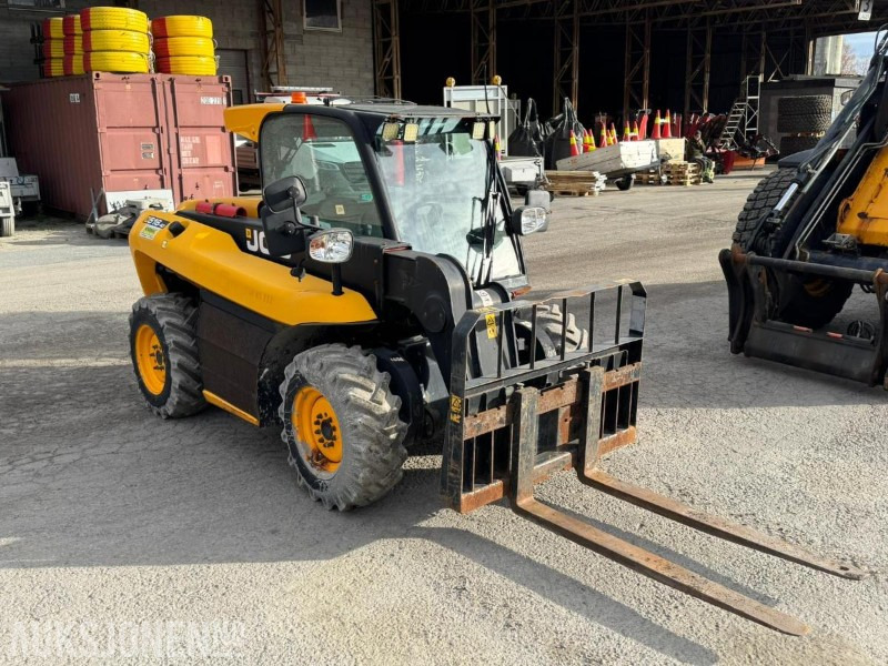 2015 JCB 516-40 | 3.5t teleskoplaster - 4WD, 4-hjulstyring, 1600kg, 4 meter, skuffe og pallegafler - Telescopic handler: picture 3 2015 JCB 516-40 | 3.5t teleskoplaster - 4WD, 4-hjulstyring, 1600kg, 4 meter, skuffe og pallegafler - Telescopic handler: picture 3
