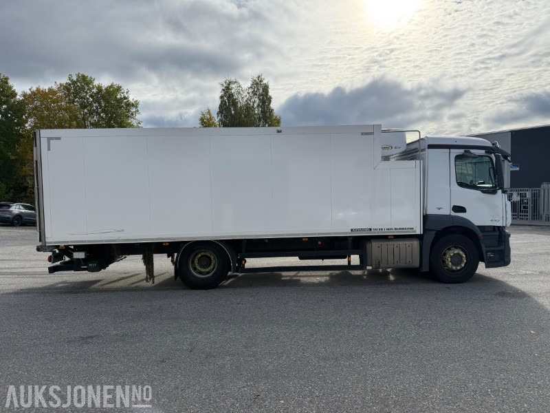 2015 Mercedes-Benz ANTOS 1830 skapbil, baklem, kjøling, fjernkontroll, ryggekamera, 360, lav KM - Box truck: picture 4 2015 Mercedes-Benz ANTOS 1830 skapbil, baklem, kjøling, fjernkontroll, ryggekamera, 360, lav KM - Box truck: picture 4