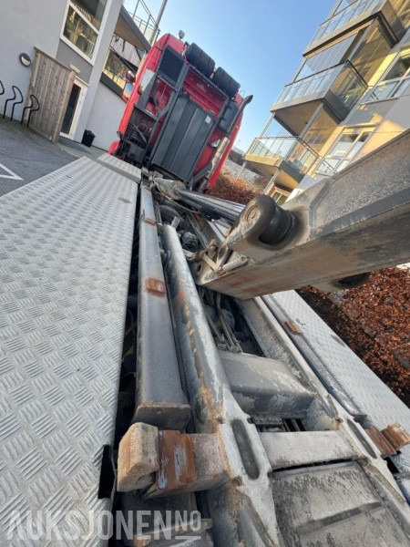 Hook lift truck 2015 Scania R580 8x4 tridem Krokbil / krokløft m/ JOAB 24t krok med knekk: picture 10 Hook lift truck 2015 Scania R580 8x4 tridem Krokbil / krokløft m/ JOAB 24t krok med knekk: picture 10