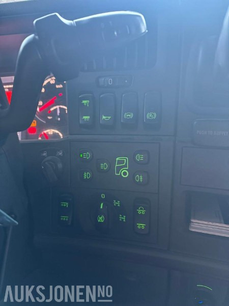 Hook lift truck 2015 Scania R580 8x4 tridem Krokbil / krokløft m/ JOAB 24t krok med knekk: picture 15 Hook lift truck 2015 Scania R580 8x4 tridem Krokbil / krokløft m/ JOAB 24t krok med knekk: picture 15