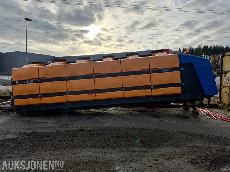 2016 SCHMIDT STRALIQ SALTSPREDER PÅ KROKRAMME. - Construction equipment: picture 4 2016 SCHMIDT STRALIQ SALTSPREDER PÅ KROKRAMME. - Construction equipment: picture 4