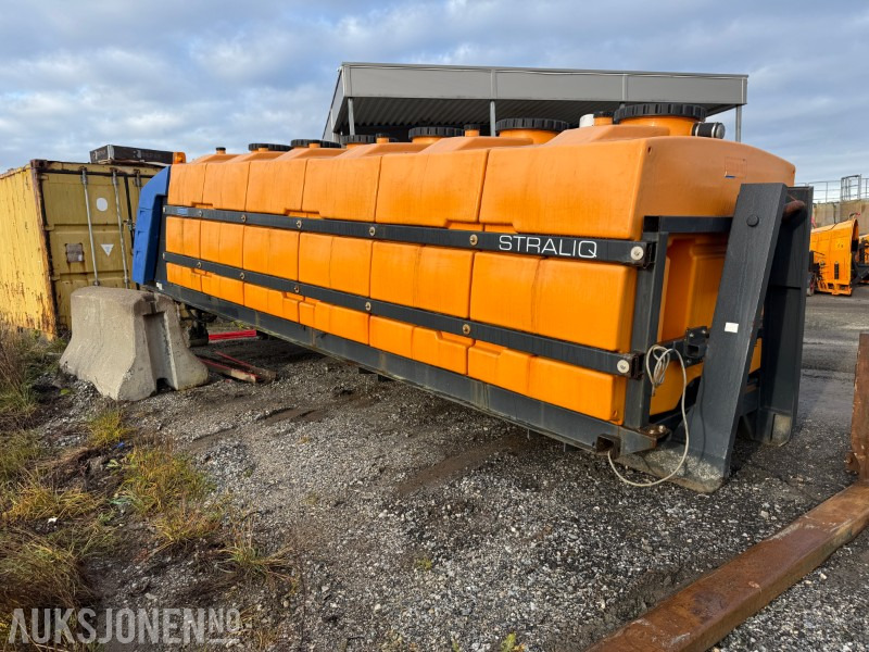 2016 SCHMIDT STRALIQ SALTSPREDER PÅ KROKRAMME. - Construction equipment: picture 5 2016 SCHMIDT STRALIQ SALTSPREDER PÅ KROKRAMME. - Construction equipment: picture 5