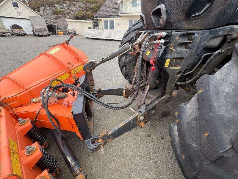 2016 mod CASE IH Optum 300CVX med Pronar PUV-3300M V-plog og Kupper Weiser strøkasse - Farm tractor: picture 5 2016 mod CASE IH Optum 300CVX med Pronar PUV-3300M V-plog og Kupper Weiser strøkasse - Farm tractor: picture 5