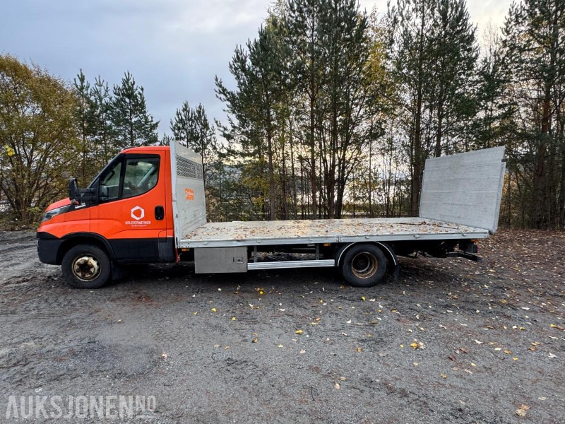 2017 Iveco Daily planbil med bakløfter - Dropside/ Flatbed truck: picture 2 2017 Iveco Daily planbil med bakløfter - Dropside/ Flatbed truck: picture 2