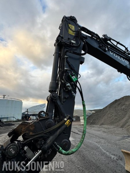 Excavator 2018 Volvo ECR145EL - 16,5 tonns gravemaskin - Knekkbom - Leica GPS - Sentralsmøring - Bunkringspumpe - 2 skuffer - Sertifiseres før salg: picture 21