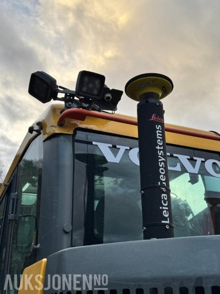 Excavator 2018 Volvo ECR145EL - 16,5 tonns gravemaskin - Knekkbom - Leica GPS - Sentralsmøring - Bunkringspumpe - 2 skuffer - Sertifiseres før salg: picture 17
