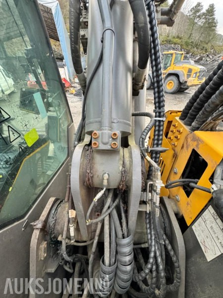 Excavator 2018 Volvo ECR145EL - 16,5 tonns gravemaskin - Knekkbom - Leica GPS - Sentralsmøring - Bunkringspumpe - 2 skuffer - Sertifiseres før salg: picture 45