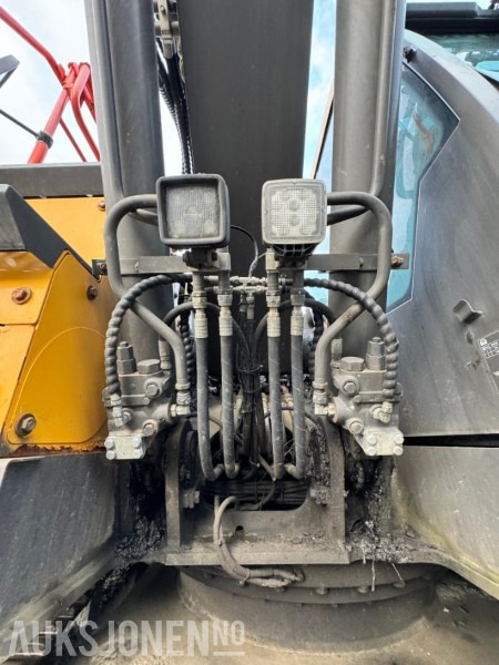 Excavator 2018 Volvo ECR145EL - 16,5 tonns gravemaskin - Knekkbom - Leica GPS - Sentralsmøring - Bunkringspumpe - 2 skuffer - Sertifiseres før salg: picture 12