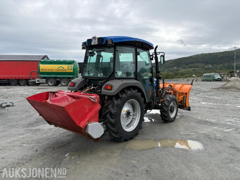 2020 Solis 50 med frontlaster,strøapparat og brøyteskjær - Farm tractor: picture 5 2020 Solis 50 med frontlaster,strøapparat og brøyteskjær - Farm tractor: picture 5
