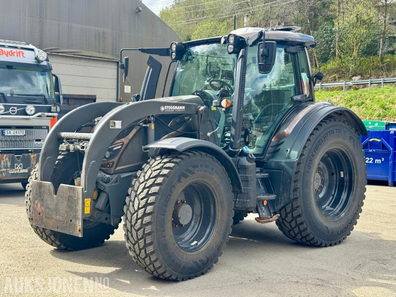 2021 Valtra N174 - S/V Dekk - Ryggekamera - Eu-godkjent til 09/25 - Timer: 5548 - Farm tractor: picture 1 2021 Valtra N174 - S/V Dekk - Ryggekamera - Eu-godkjent til 09/25 - Timer: 5548 - Farm tractor: picture 1