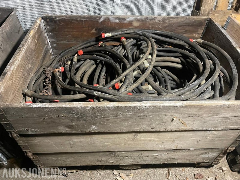 2010 Hydraulikkslanger Ubrukte, men en del år gamle - Agricultural machinery: picture 1 2010 Hydraulikkslanger Ubrukte, men en del år gamle - Agricultural machinery: picture 1