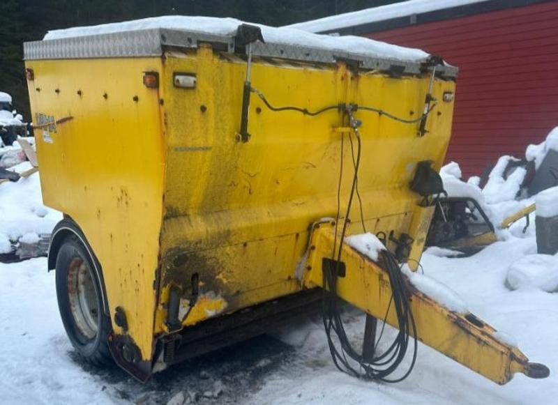 2010 Strøvogn / Sandstrøer - Vama TH 2500 - Agricultural machinery: picture 1 2010 Strøvogn / Sandstrøer - Vama TH 2500 - Agricultural machinery: picture 1