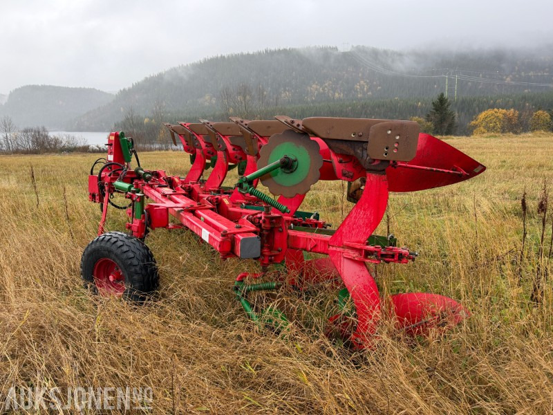 2010 UNIA vendeplog – 5 skjær, kraftig modell - Agricultural machinery: picture 1 2010 UNIA vendeplog – 5 skjær, kraftig modell - Agricultural machinery: picture 1
