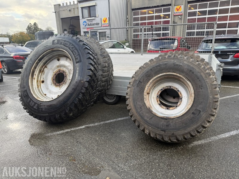 4 stk. Nokian TRI 2 – vinterhjul med felg (480/80R38 + 440/80R24) - Agricultural machinery: picture 1 4 stk. Nokian TRI 2 – vinterhjul med felg (480/80R38 + 440/80R24) - Agricultural machinery: picture 1